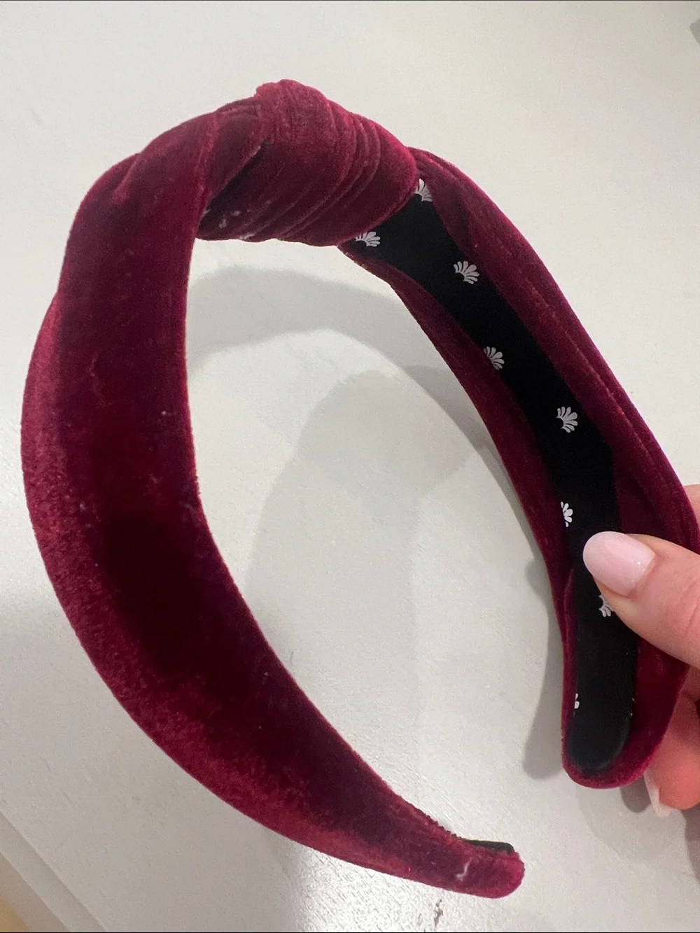Lele Sadoughi Velvet Knotted Headband - Burgundy